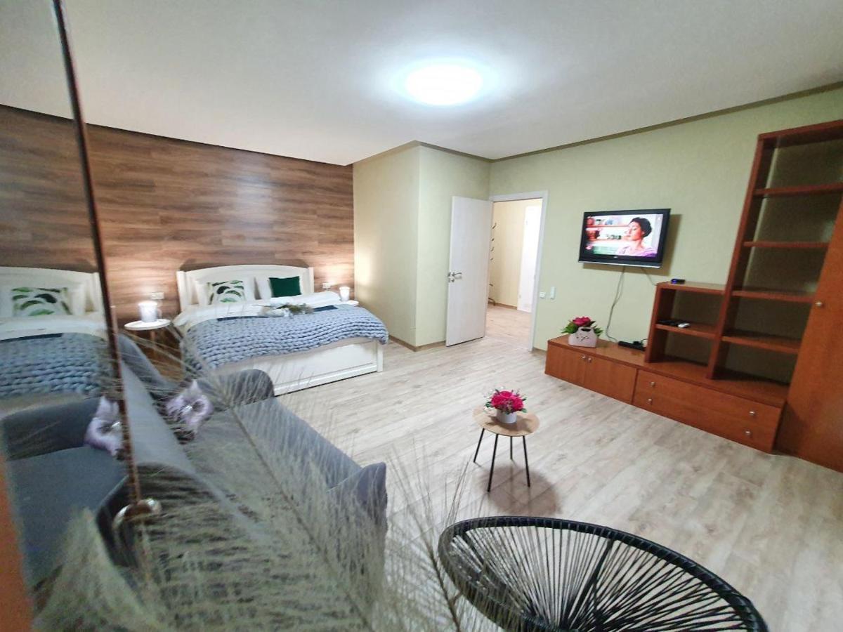 Inn Home Apartments-Olimpiysky Stadium Area Kiev Bagian luar foto