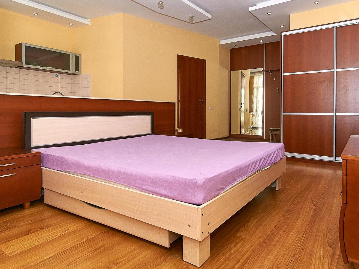Inn Home Apartments-Olimpiysky Stadium Area Kiev Bagian luar foto