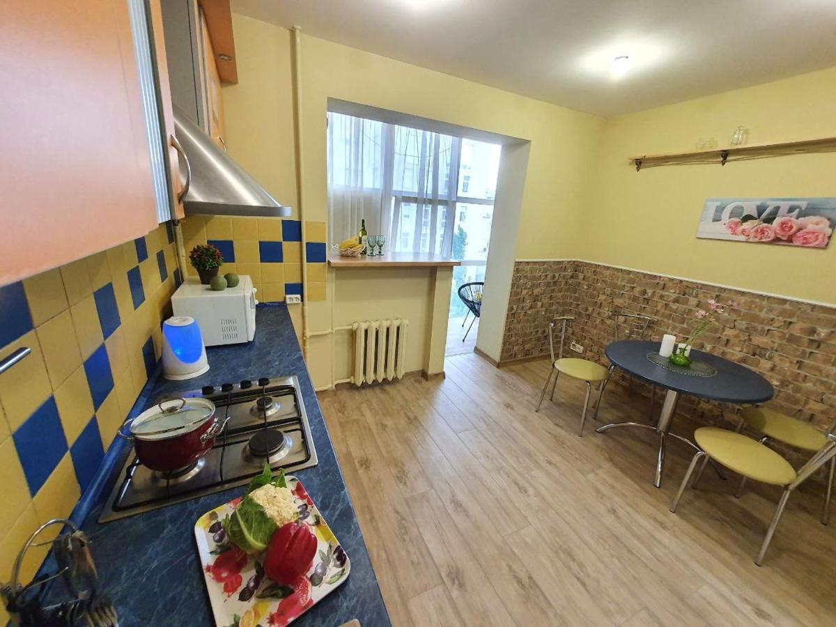 Inn Home Apartments-Olimpiysky Stadium Area Kiev Bagian luar foto